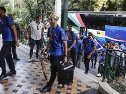 Kapten Italia Tidur Bareng Trofi: Dulu Cannavaro, Kini Chiellini