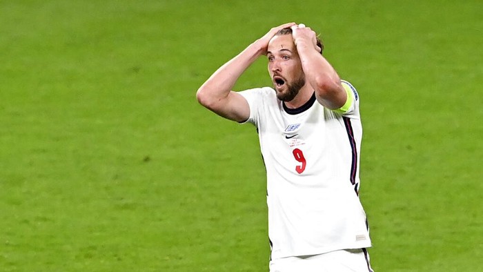 Englands Harry Kane reacts during the Euro 2020 final soccer match between Italy and England at Wembley stadium in London, Sunday, July 11, 2021. (Facundo Arrizabalaga/Pool via AP)