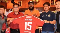 Pemain bintang Timnas Pantai Gading itu menjadikan Semen Padang sebagai Pelabuhan karirnya di lapangan hijau. Didier Zokora datang ke Indonesia pada musim 2017 sebagai Marquee Player, namun sayangnya Zokora hanya bermain dalam 11 pertandingan saja tanpa sumbangan gol maupun assis. Uniknya ia justru banyak mendapat kartu kuning daripada gol dengan 3 kartu selama berseragam Kabau Sirah hingga akhirnya gantung sepatu. Dok Instagram Didier Zokora
