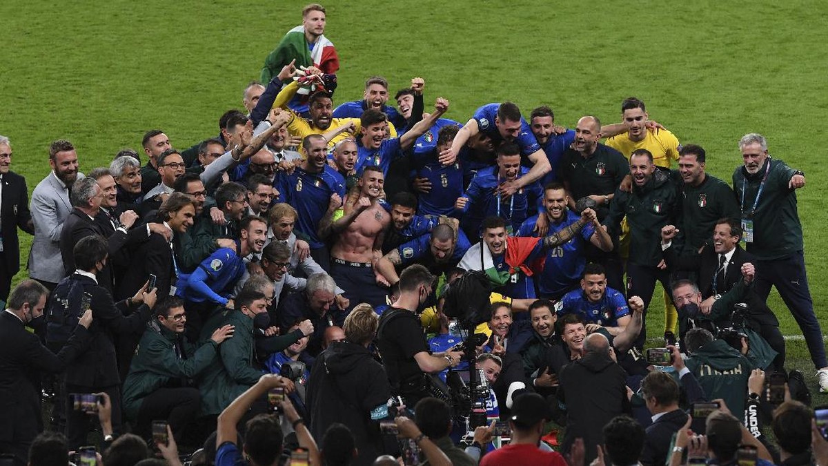 Italia juara Euro 2020, berapa bonus untuk para pemainnya? (Foto: AP/Facundo Arrizabalaga)