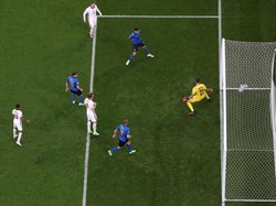 Gol Cepat Luke Shaw Tak Cukup Runtuhkan Mental Italia