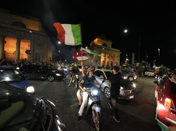 Italia Juara Euro 2020, Ribuan Pengendara Tumpah ke Jalan Berpesta Pora