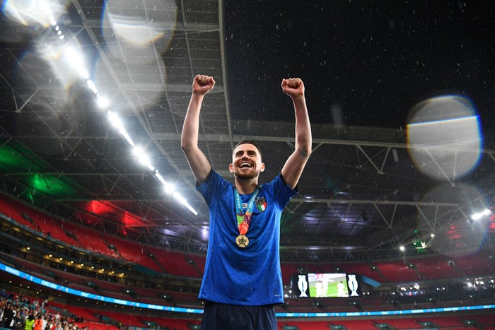 LONDON, ENGLAND - JULY 11: Jorginho of Italy celebrates their sides victory after the UEFA Euro 2020 Championship Final between Italy and England at Wembley Stadium on July 11, 2021 in London, England. (Photo by Claudio Villa/Getty Images)