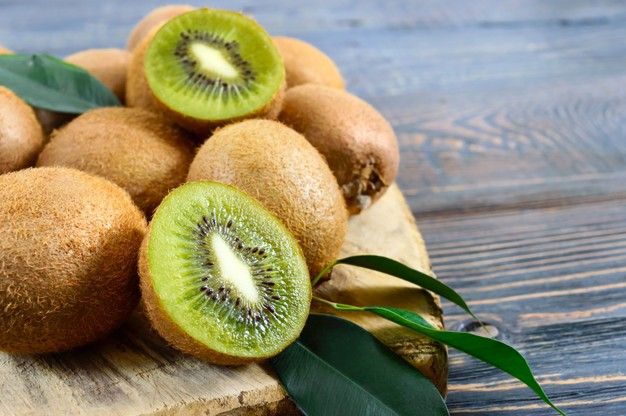 Kiwi mengandung Vitamin C untuk kekebalan tubuh/ Foto: Freepik.com