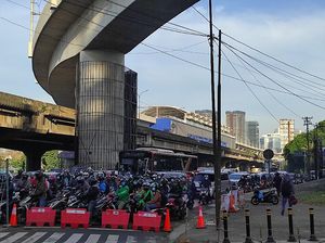 Kena Macet, Warga Adu Klakson di Penyekatan PPKM Simpang Fatmawati Jaksel