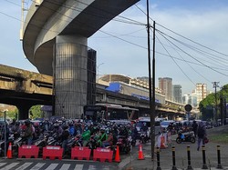 Kena Macet, Warga Adu Klakson di Penyekatan PPKM Simpang Fatmawati Jaksel