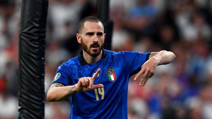 LONDON, ENGLAND - JULY 11: Leonardo Bonucci of Italy celebrates after scoring their sides first goal during the UEFA Euro 2020 Championship Final between Italy and England at Wembley Stadium on July 11, 2021 in London, England. (Photo by Claudio Villa/Getty Images)