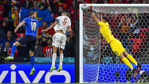 Aksi Memukau Kiper Italia, Pemain Terbaik Euro 2020