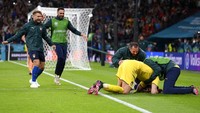 Selebrasi Donnarumma dan rekan-rekan tim Itali usah menjadi juara EURO 2020. (Laurence Griffiths, Pool via AP)  