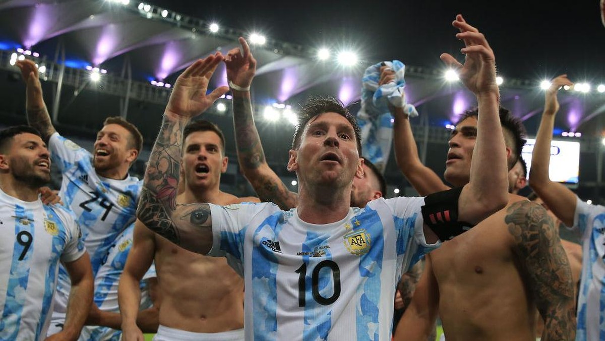 Messi mengingat lagi rekan-rekan di Argentina yang kini sudah tak lagi di timnas. Foto: Getty Images/Buda Mendes