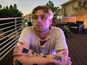 Siap-Siap Luke Hemmings Gelar Tur Solo 2024! Siap-Siap Luke Hemmings Gelar Tur Solo 2024!