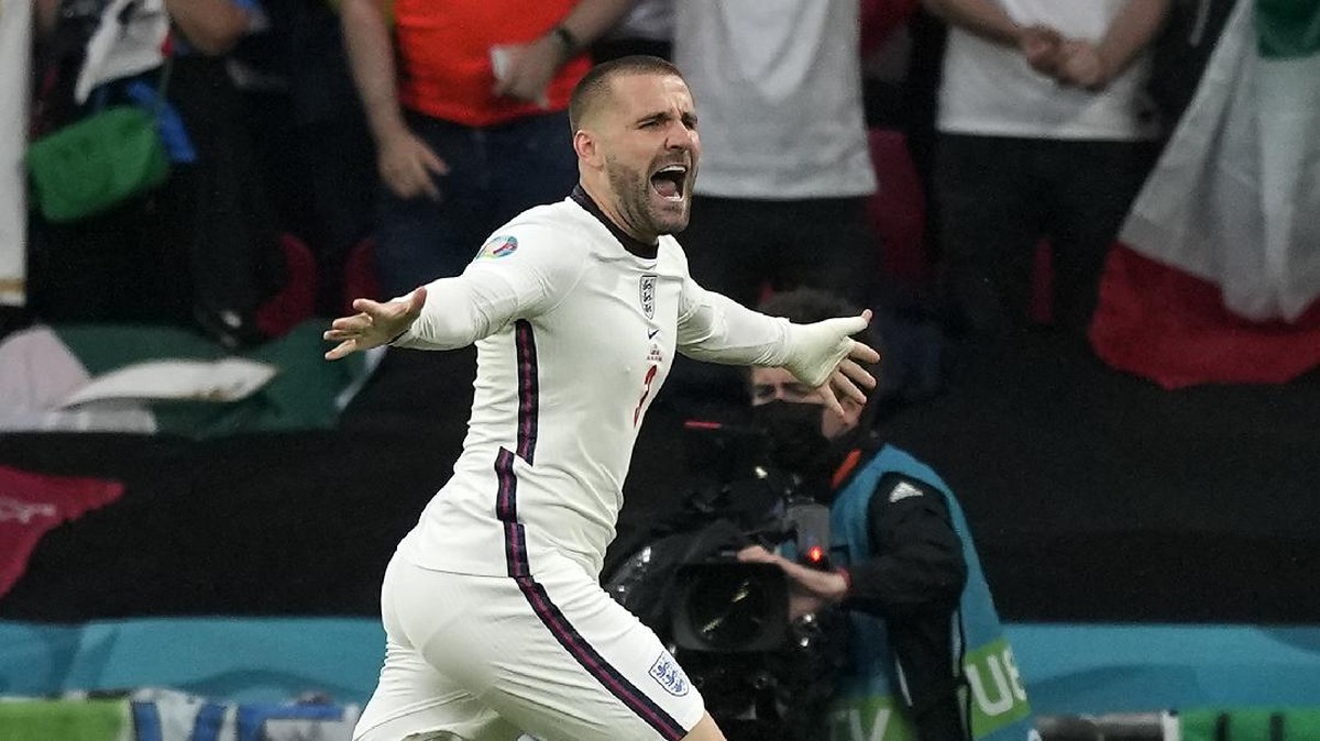 Hubungan sempat memanas dengan Luke Shaw, Jose Mourinho kini memberi pujian. (Foto: AP/Frank Augstein)
