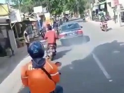 Wanita Muda Tancap Gas Usai Tabrak-Seret Motor, Apa Alasannya?