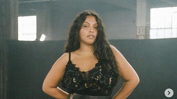 8 Potret Model Plus-Size Victorias Secret, Diprotes Selebgram Indonesia