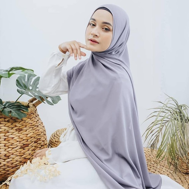 Pashmina Ceruti/Foto:instagram.com/milhahijab Pashmina Ceruti