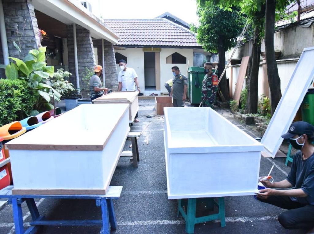 Anak Usaha Pertamina Bantu Penyediaan Peti Jenazah di Matraman Anak Usaha Pertamina Bantu Penyediaan Peti Jenazah di Matraman