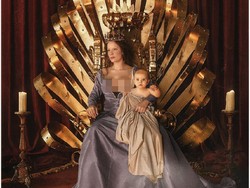 Penyanyi Halsey Pamer Payudara di Album Terbaru, Ubah Stigma Ibu Menyusui