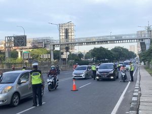 Suasana Penyekatan PPKM Darurat Jalan Antasari Pagi Ini Suasana Penyekatan PPKM Darurat Jalan Antasari Pagi Ini