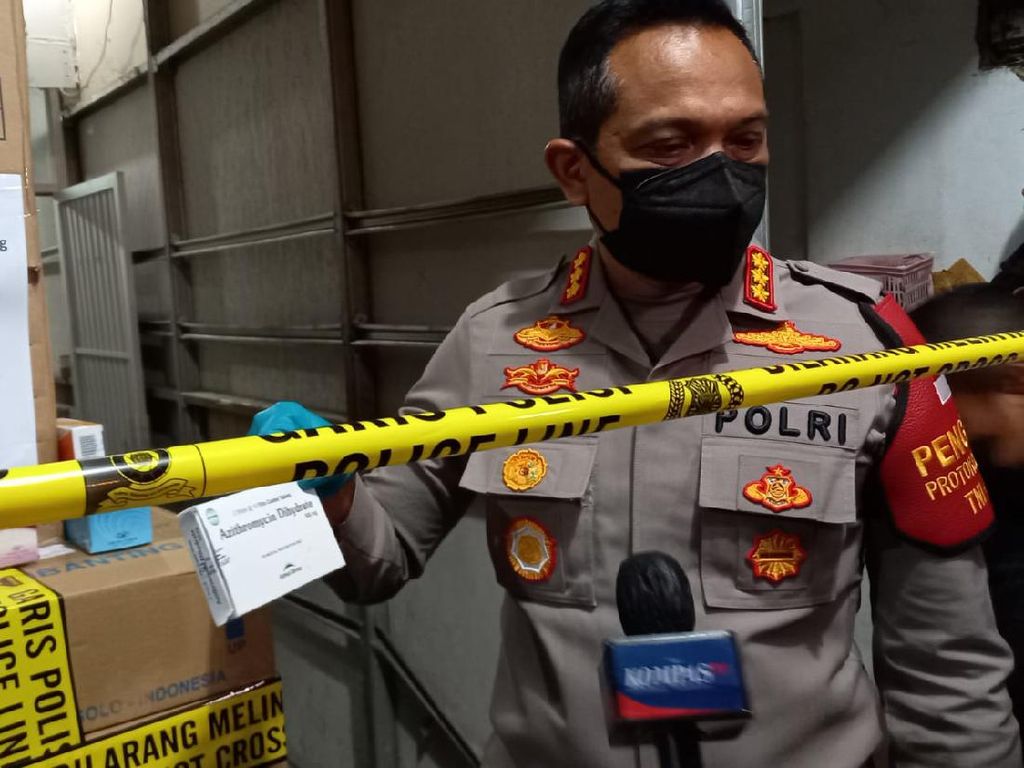 Bos Perusahaan Tersangka Penimbunan Azithromycin di Jakbar Tak Ditahan Bos Perusahaan Tersangka Penimbunan Azithromycin di Jakbar Tak Ditahan