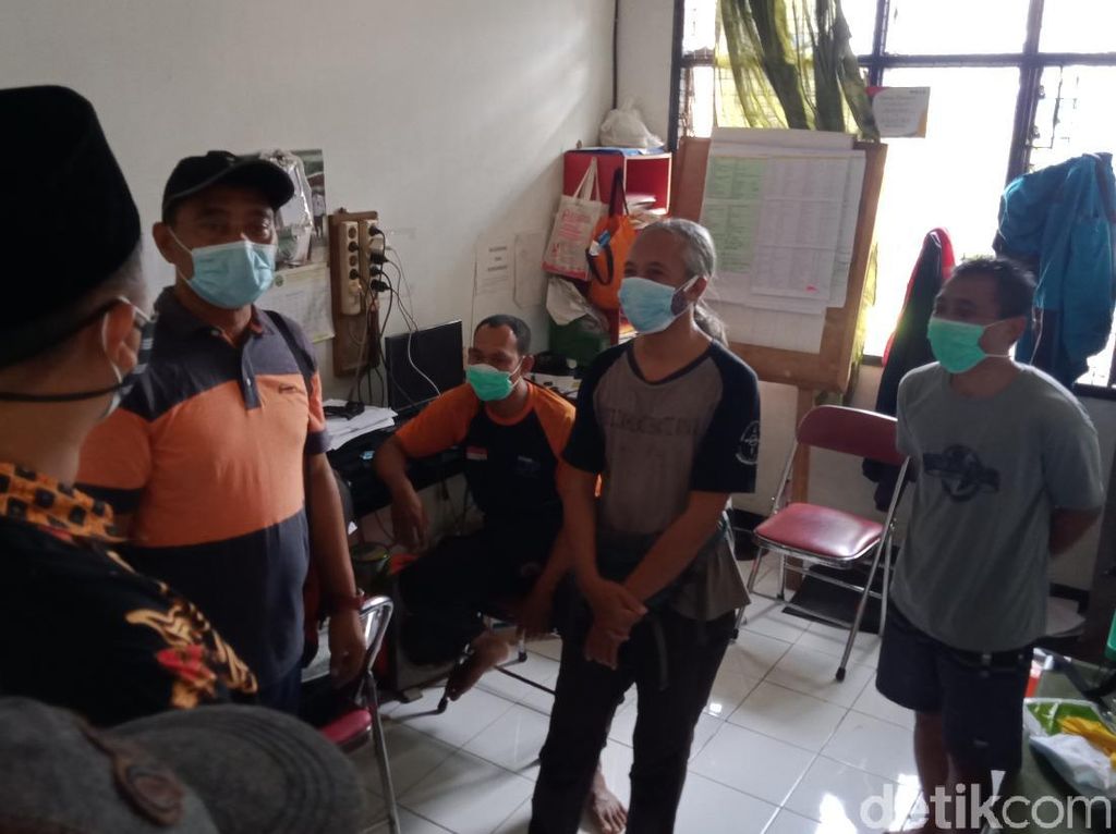 Curhat Tim Pemakaman Corona Klaten: Intimidasi hingga Dilempar Batu Curhat Tim Pemakaman Corona Klaten: Intimidasi hingga Dilempar Batu