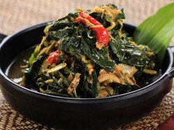 3 Resep Daun Pepaya yang Segar Pedas Penambah Nafsu Makan