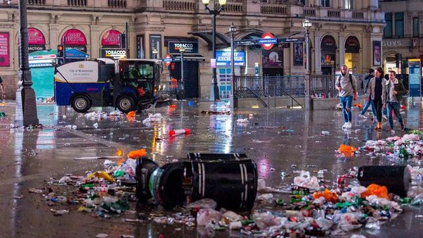 Sampah Berserakan di London Usai Inggris Gagal Juara Euro 2020