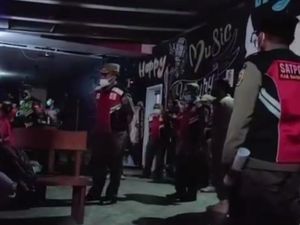 Langgar PPKM Darurat, Tempat Karaoke di Bandung Barat Disegel Langgar PPKM Darurat, Tempat Karaoke di Bandung Barat Disegel