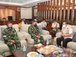 Serbuan Vaksinasi TNI AL Targetkan 3 Ribu Warga Lamongan