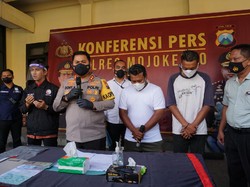 Sopir Truk Ini Maki-maki Polisi Saat Penyekatan PPKM Darurat di Mojokerto