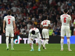 Inggris Gagal Juara Euro 2020, Momen Pilu untuk Ashley Cole Inggris Gagal Juara Euro 2020, Momen Pilu untuk Ashley Cole