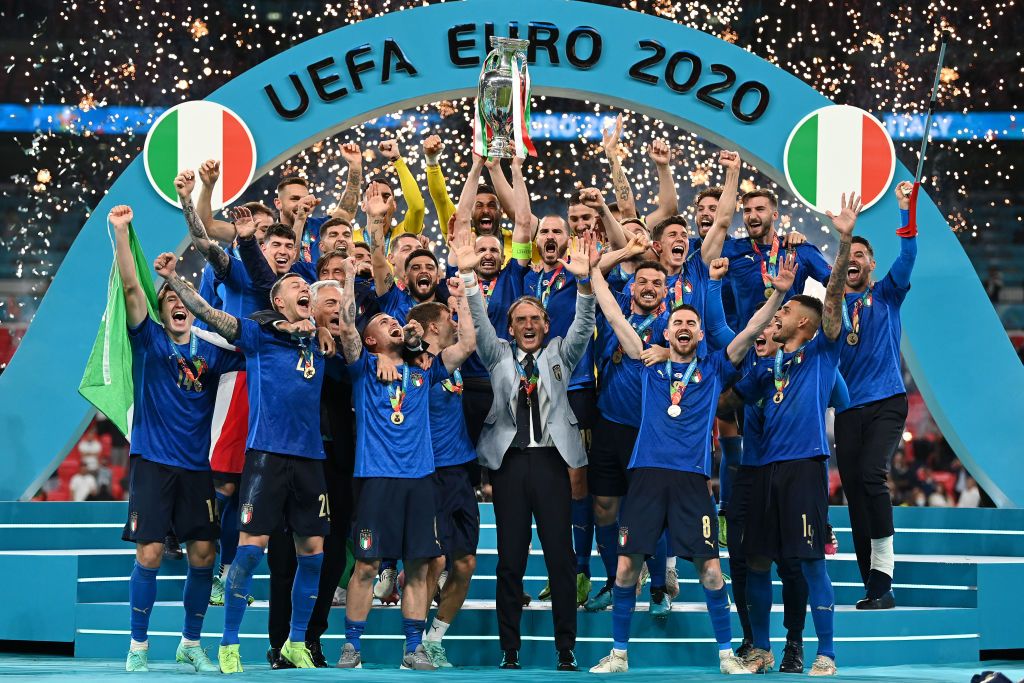 LONDON, ENGLAND - JULY 11: Giorgio Chiellini, Captain of Italy lifts The Henri Delaunay Trophy following his team's victory in the UEFA Euro 2020 Championship Final between Italy and England at Wembley Stadium on July 11, 2021 in London, England. (Photo by Michael Regan/UEFA via Getty Images)