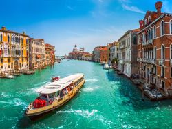 Batasi Turis, Venesia Wajibkan Traveler Reservasi dan Bayar Lebih Dulu
