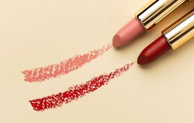 Warna Lipstick | Foto : freepik.com/freepik