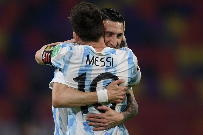 Angel Di Maria SANTIAGO DEL ESTERO, ARGENTINA - JUNE 03: Lionel Messi of Argentina celebrates after scoring the opening goal of his team with Angel Di Maria of Argentina during a match between Argentina and Chile as part of South American Qualifiers for Qatar 2022 at Estadio Unico Madre de Ciudades on June 03, 2021 in Santiago del Estero, Argentina. (Photo by Juan Mabromata - Pool/Getty Images)