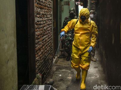 Disinfeksi Corona Sasar Rumah Warga yang Positif