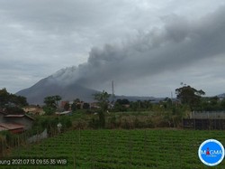 Gunung Sinabung Alami 2 Kali Erupsi dalam 9 Menit Pagi Ini