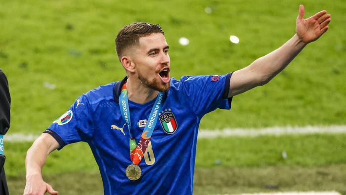 Italys Jorginho celebrates after defeating England in a penalty shootout at the Euro 2020 soccer championship final at Wembley stadium in London, Sunday, July 11, 2021. (John Sibley/Pool Photo via AP)