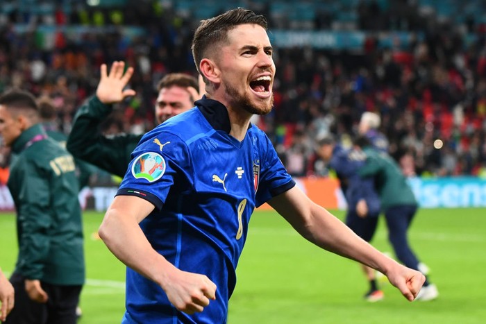LONDON, ENGLAND - JULY 06: Jorginho of Italy celebrates scoring their sides winning penalty in the penalty shoot out during the UEFA Euro 2020 Championship Semi-final match between Italy and Spain at Wembley Stadium on July 06, 2021 in London, England. (Photo by Claudio Villa/Getty Images)