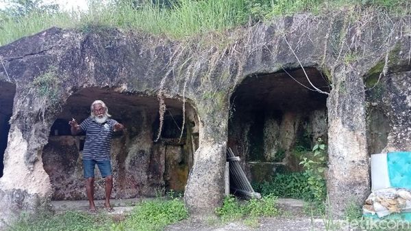 Penampakan Gua sudah 10 Tahun Ditinggali Kakek Hais