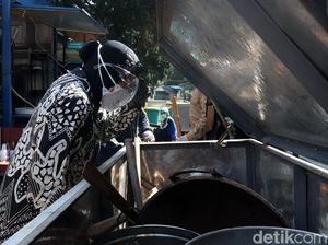 Momen Risma Putar-putar Kota Bandung Cari Kompor Gas