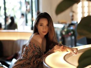 Pesona Beiby, Asisten Pribadi Baru Hotman Paris yang Hobi Ngemil Donat Pesona Beiby, Asisten Pribadi Baru Hotman Paris yang Hobi Ngemil Donat