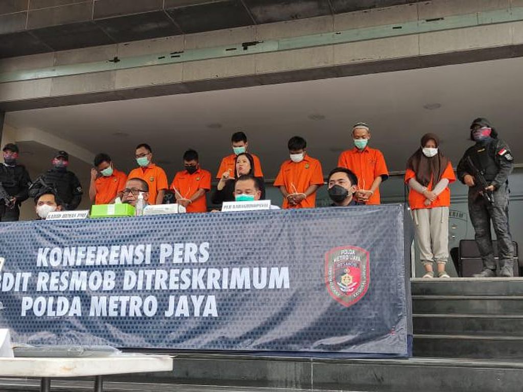Polisi: Banyak Pekerja Palsukan Surat Swab Positif COVID, Biar Libur Polisi: Banyak Pekerja Palsukan Surat Swab Positif COVID, Biar Libur
