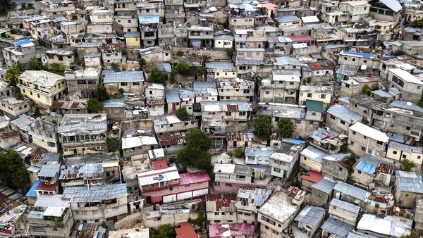 Potret Permukiman Padat di Haiti