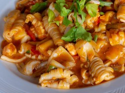 Menu Harian Ramadan 28: Nasi Ayam Brokoli dan Cumi Saus Tiram ala Restoran