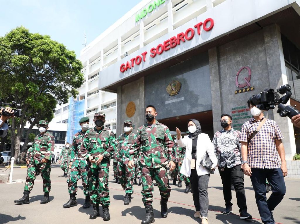 Mulai Beroperasi, RS Lapangan di RSPAD Langsung Rawat Pasien COVID-19 Mulai Beroperasi, RS Lapangan di RSPAD Langsung Rawat Pasien COVID-19