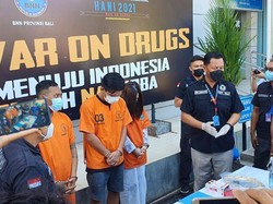 Selebgram Jessica Forrester Nyabu Bareng Manajer Klub Malam di Vila Kuta