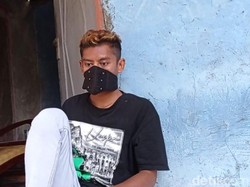 Ini Ajat Kuli Bangunan yang Dipecat Sekuriti Gegara Tak Bermasker
