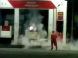 Viral Detik-detik Kepulan Asap Kebakaran SPBU Dersalam Kudus