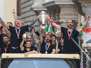 Kasus COVID-19 di Italia Naik, Perayaan Juara Euro 2020 Jadi Penyebab? Kasus COVID-19 di Italia Naik, Perayaan Juara Euro 2020 Jadi Penyebab?