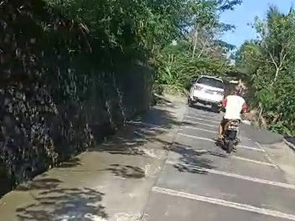 Pemobil Fortuner Tabrak Lari Dikejar Warga di Karanganyar Ditetapkan Tersangka Pemobil Fortuner Tabrak Lari Dikejar Warga di Karanganyar Ditetapkan Tersangka